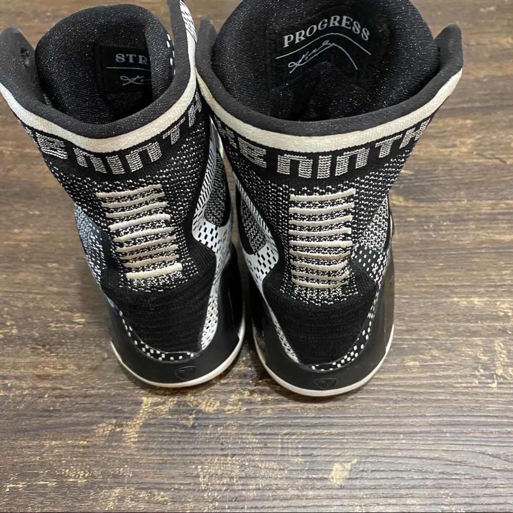 Nike Kobe Bryant 9 Black History Month Sneaker 8.5 - Picture 12 of 14